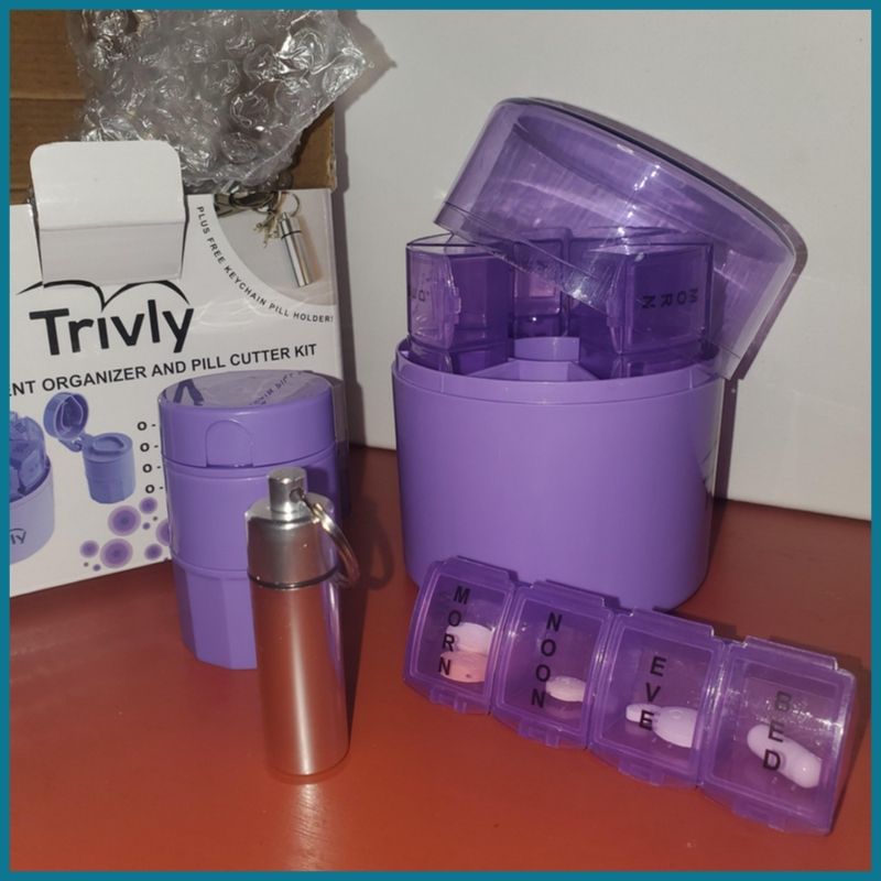 Compact Pill Organizer w/ Bonus Pill Cutter/Crusher & Keychain Container #Trivly #PillOrganizer #PillCrusher