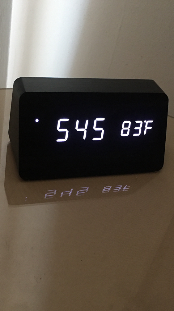 Dark Wood-Look digital bedside alarm clock OFLILAK