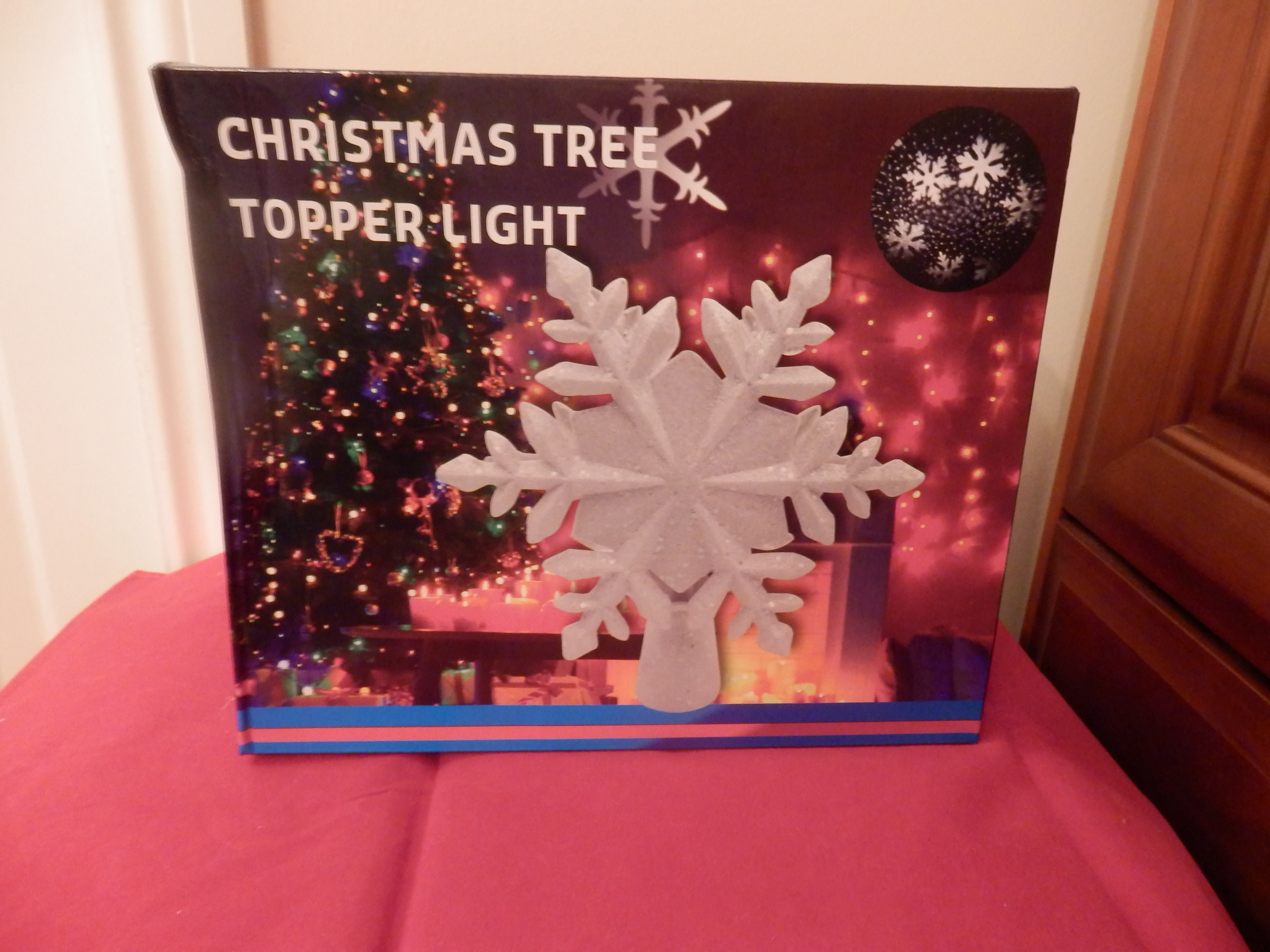 Bedee Christmas 3D Tree Topper with LED Coloured Rotating Snowflake Projector