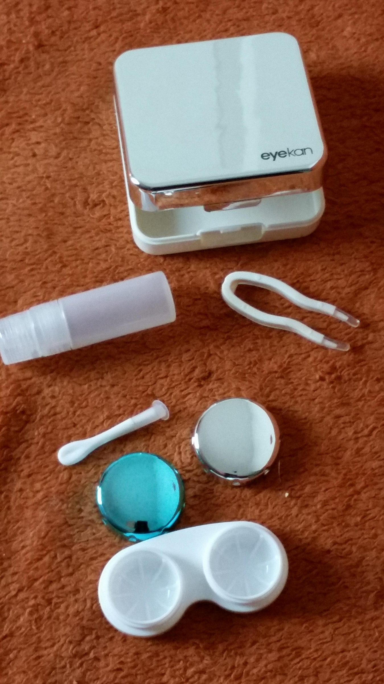 Perfect for all of your contact lens needs, very small & highly portable kit with mirror, tweezers, & LOTS of extras, everything you need on the go.