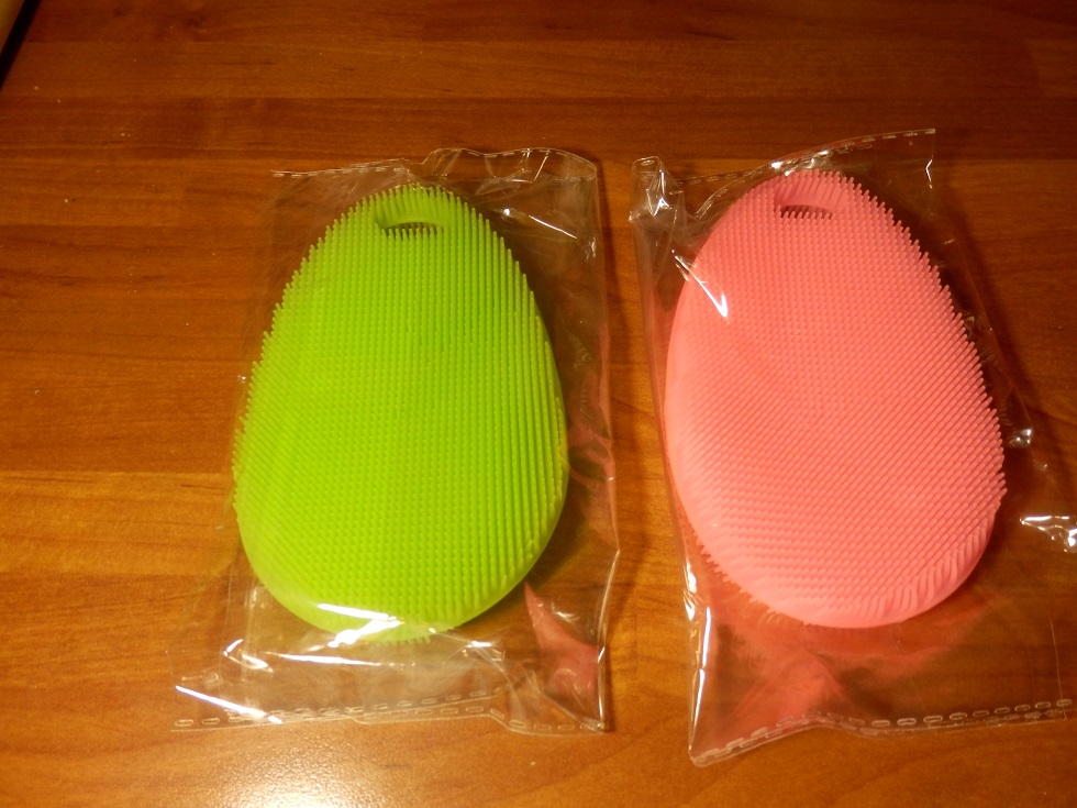 Versatile silicone scrubbers with a long usage by Shizak