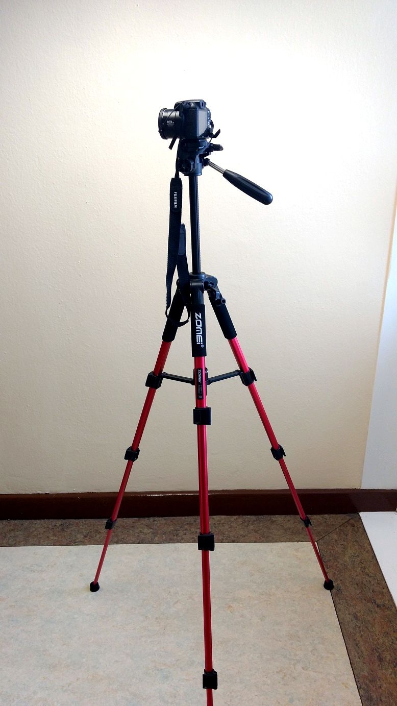 A Good Lightweight Camera Tripod At A Great Price