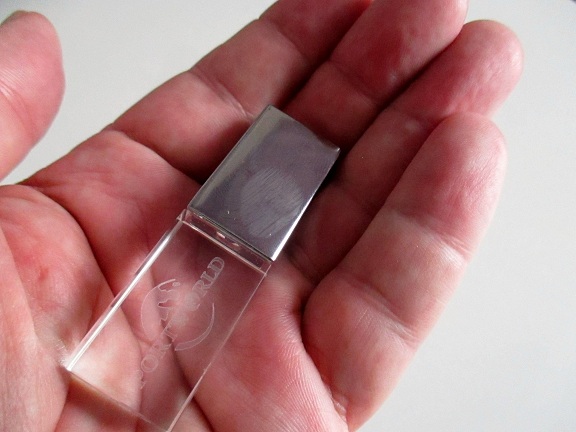 Stylish Looking Glass Bodied 32gb Memory Stick