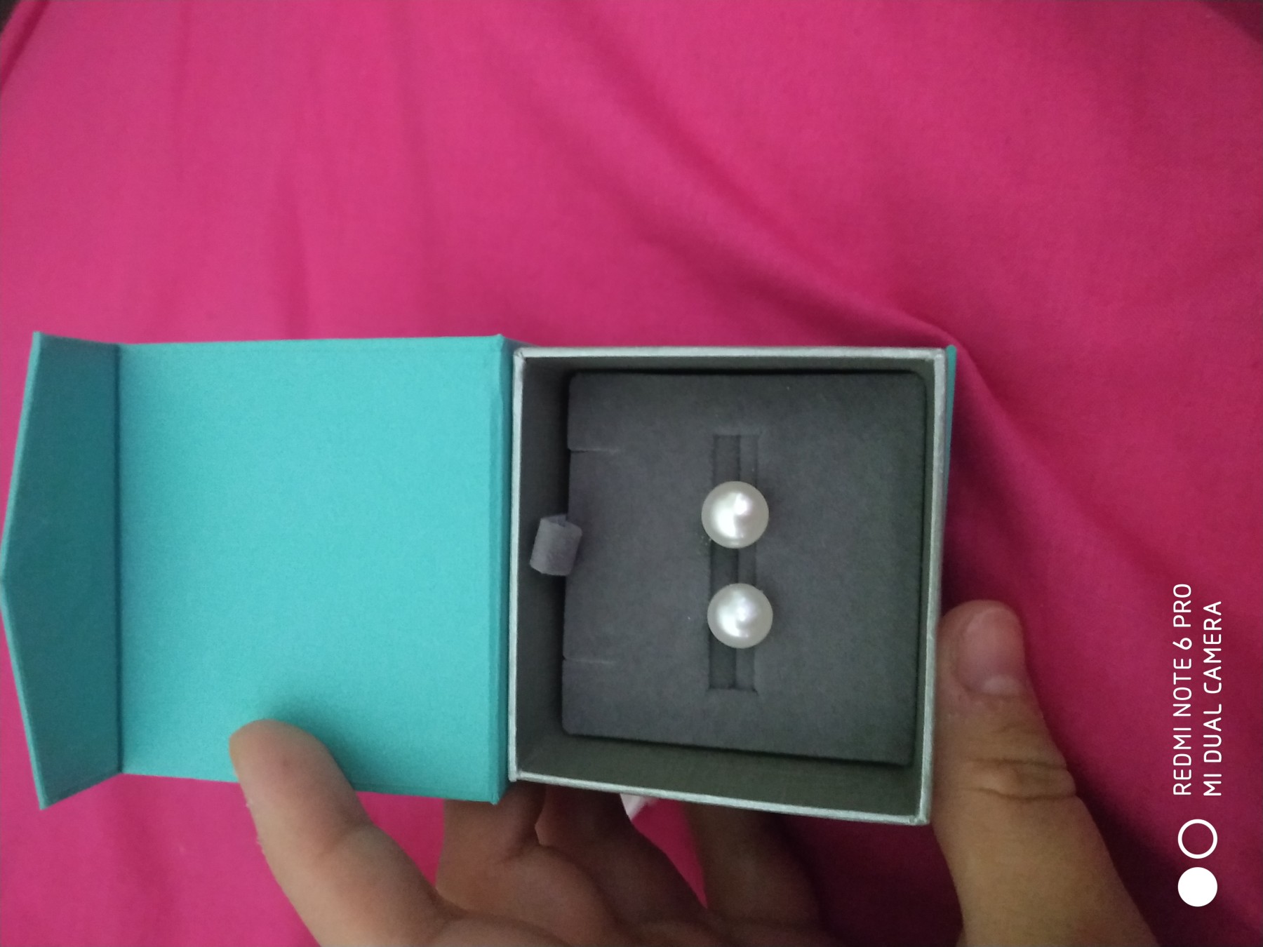 Fantastic white pearl earrings