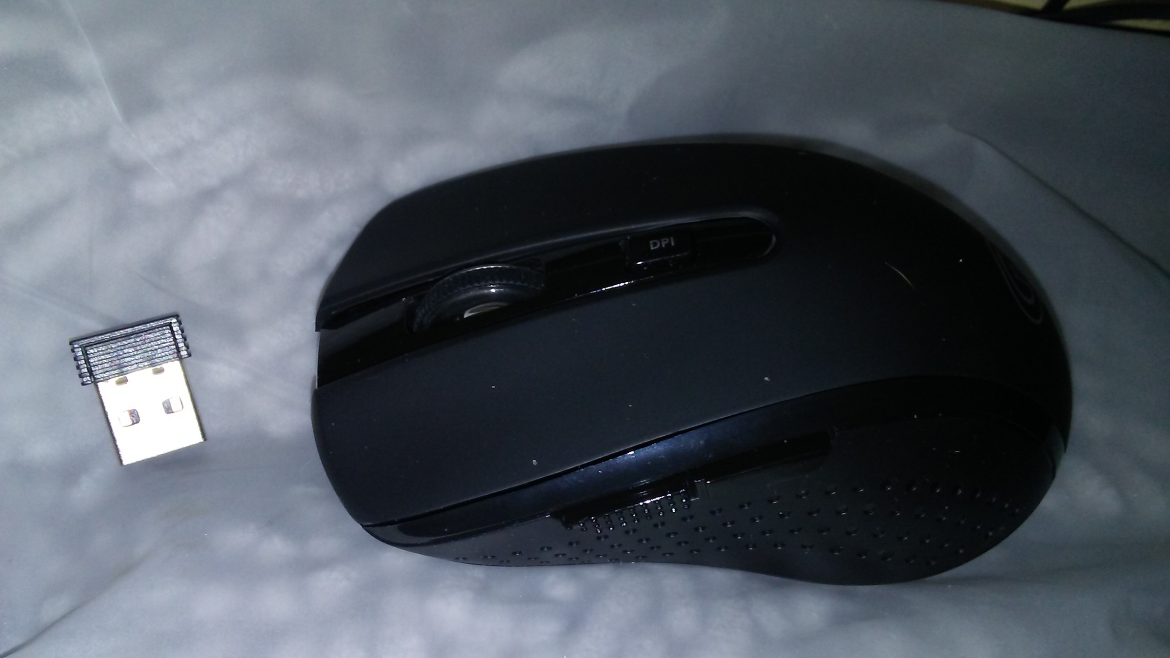 Inexpensive optical mouse that works well and is wireless and easily portable