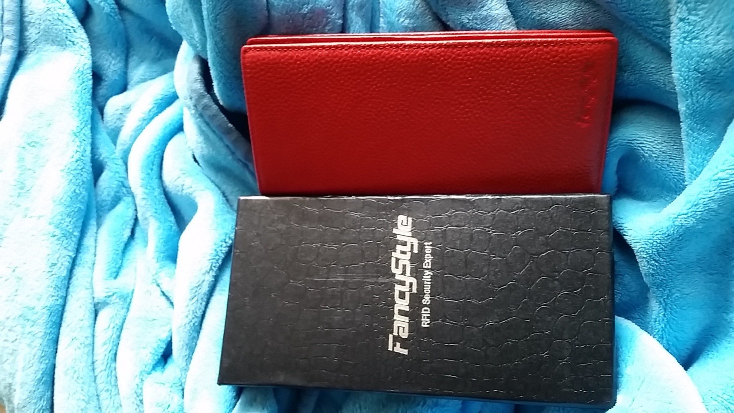 Nice Thin Wallet, holds a decent amount of cards
