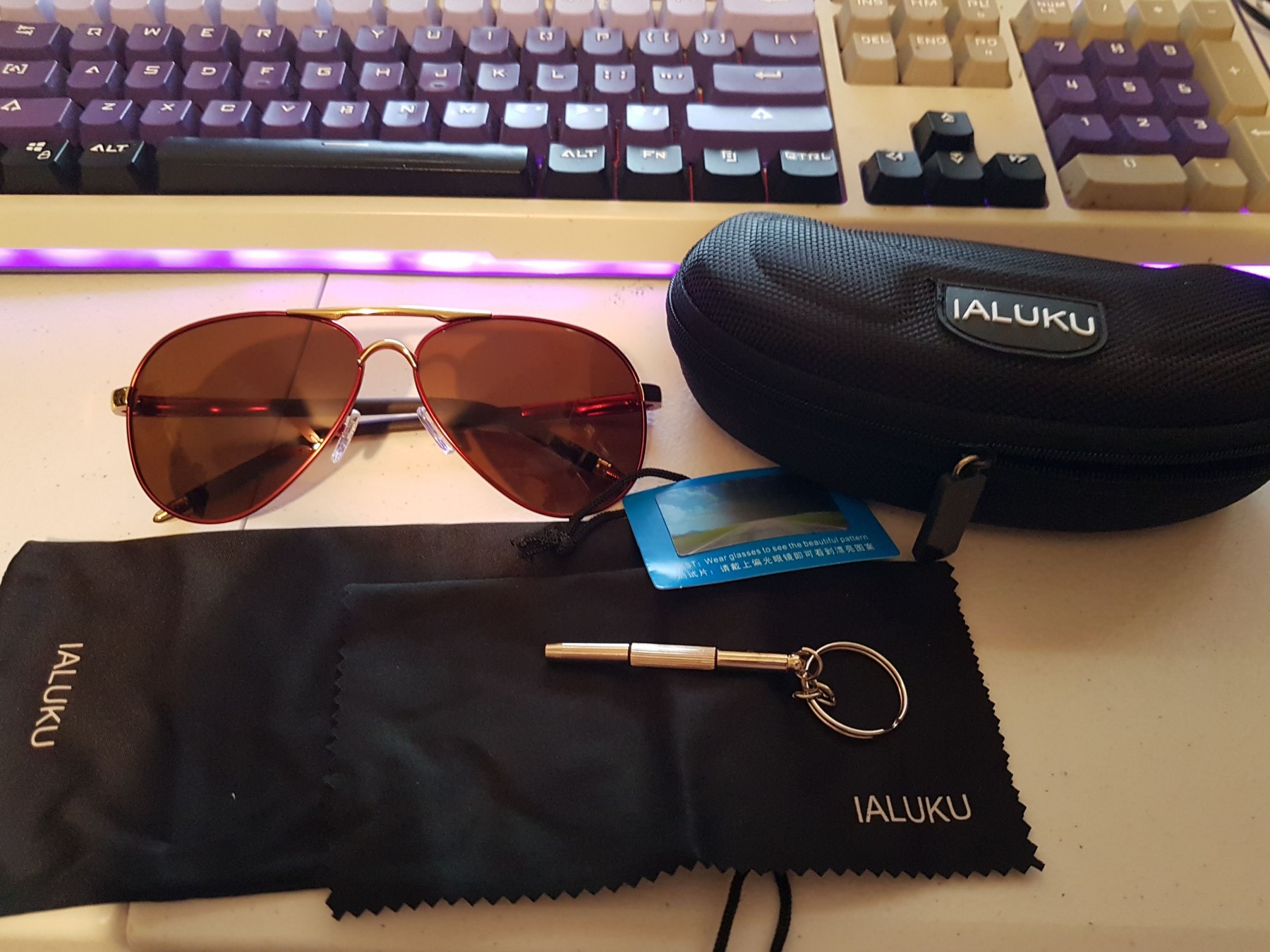 Extremely high quality Polarized Aviator Sunglasses, I just had to get a second pair.