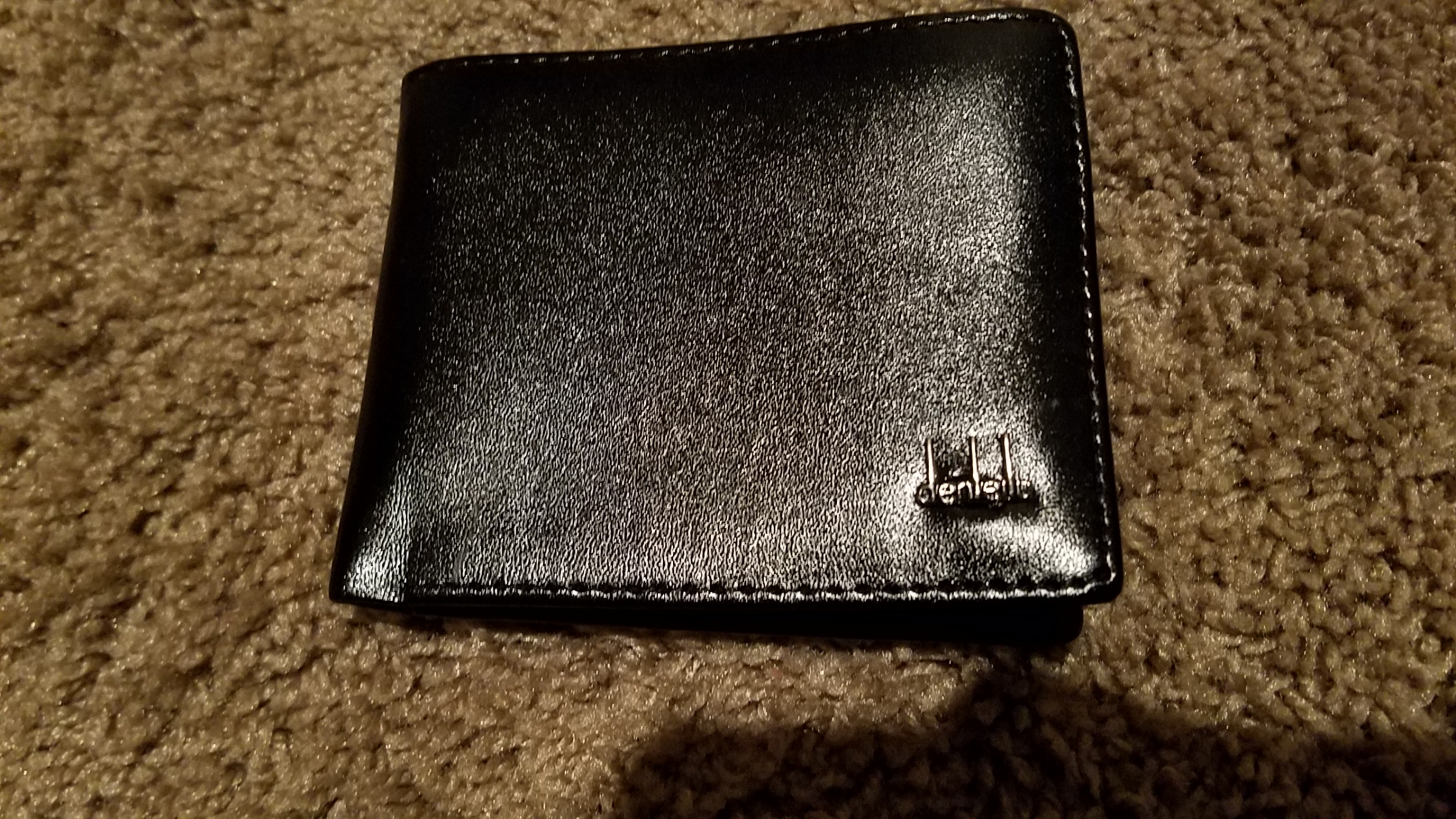 Nice wallet, very light material.