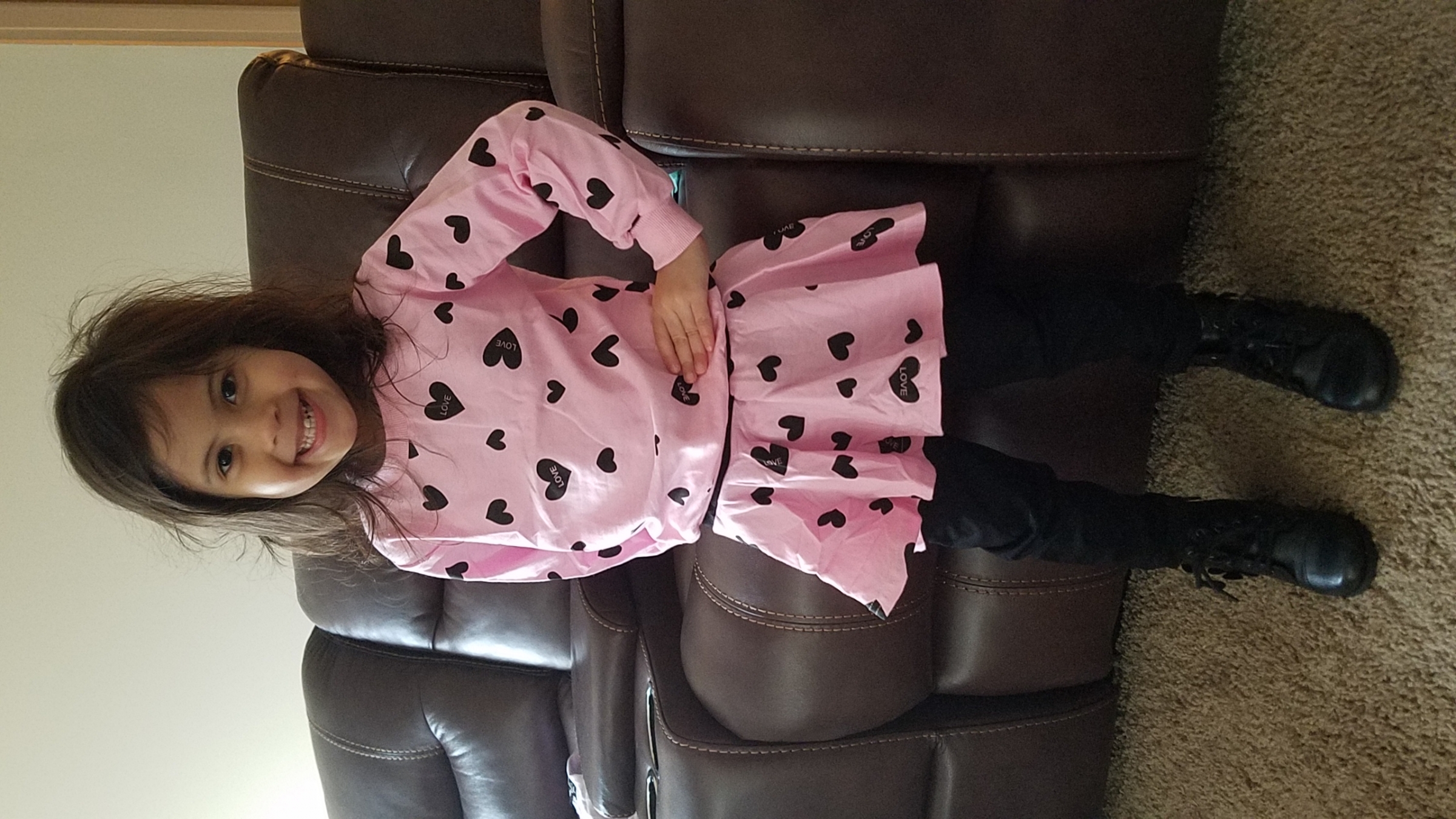 Looks and fits perfect on my daughter.