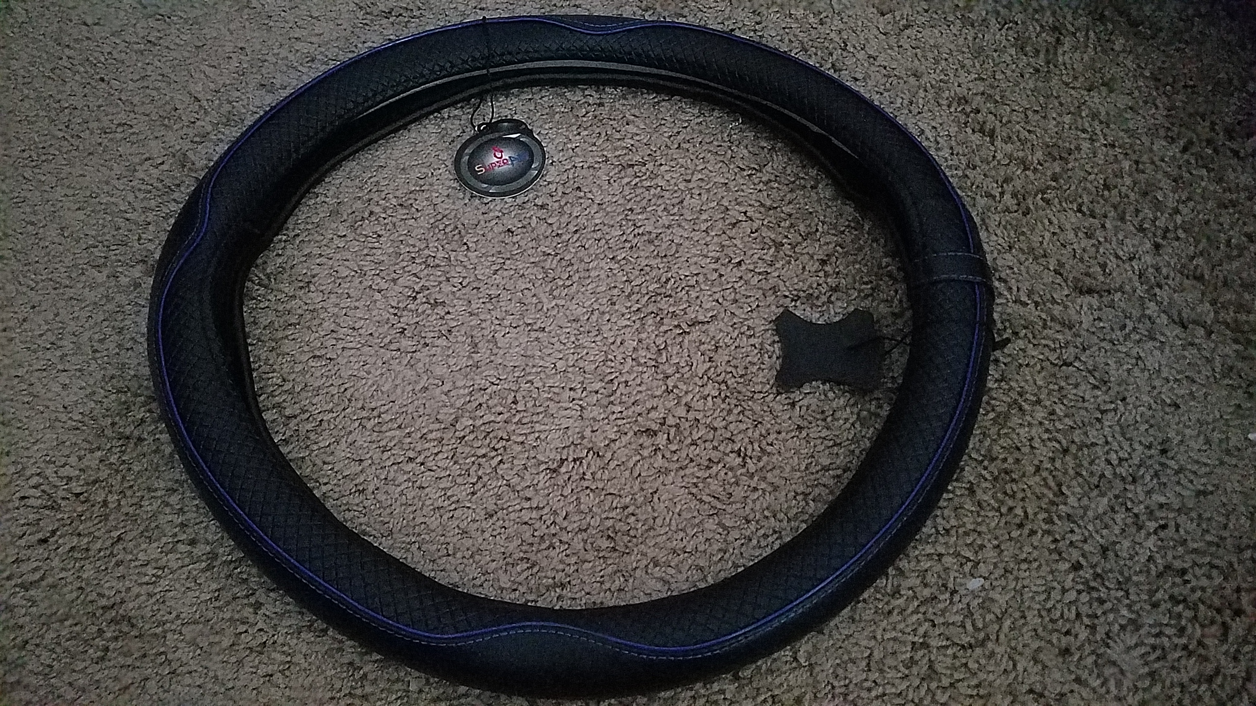 This steering wheel cover is ideal to enhance the appearance or worn out steering wheels!
