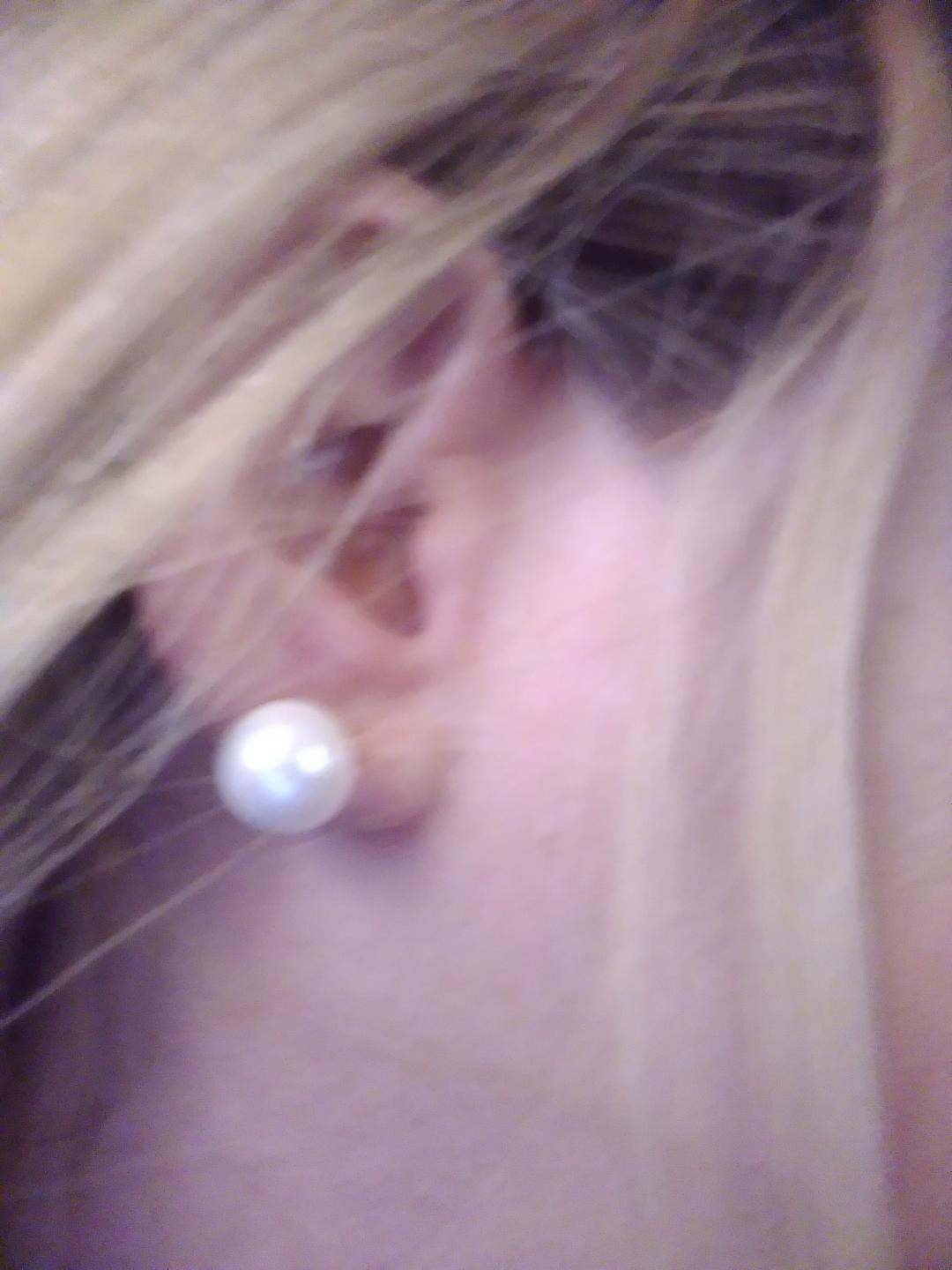 Pearl-like earrings