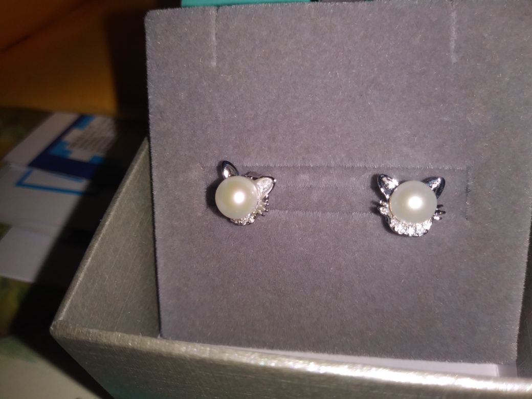 Delicate, Lovely Cat Earring make perfect gift!
