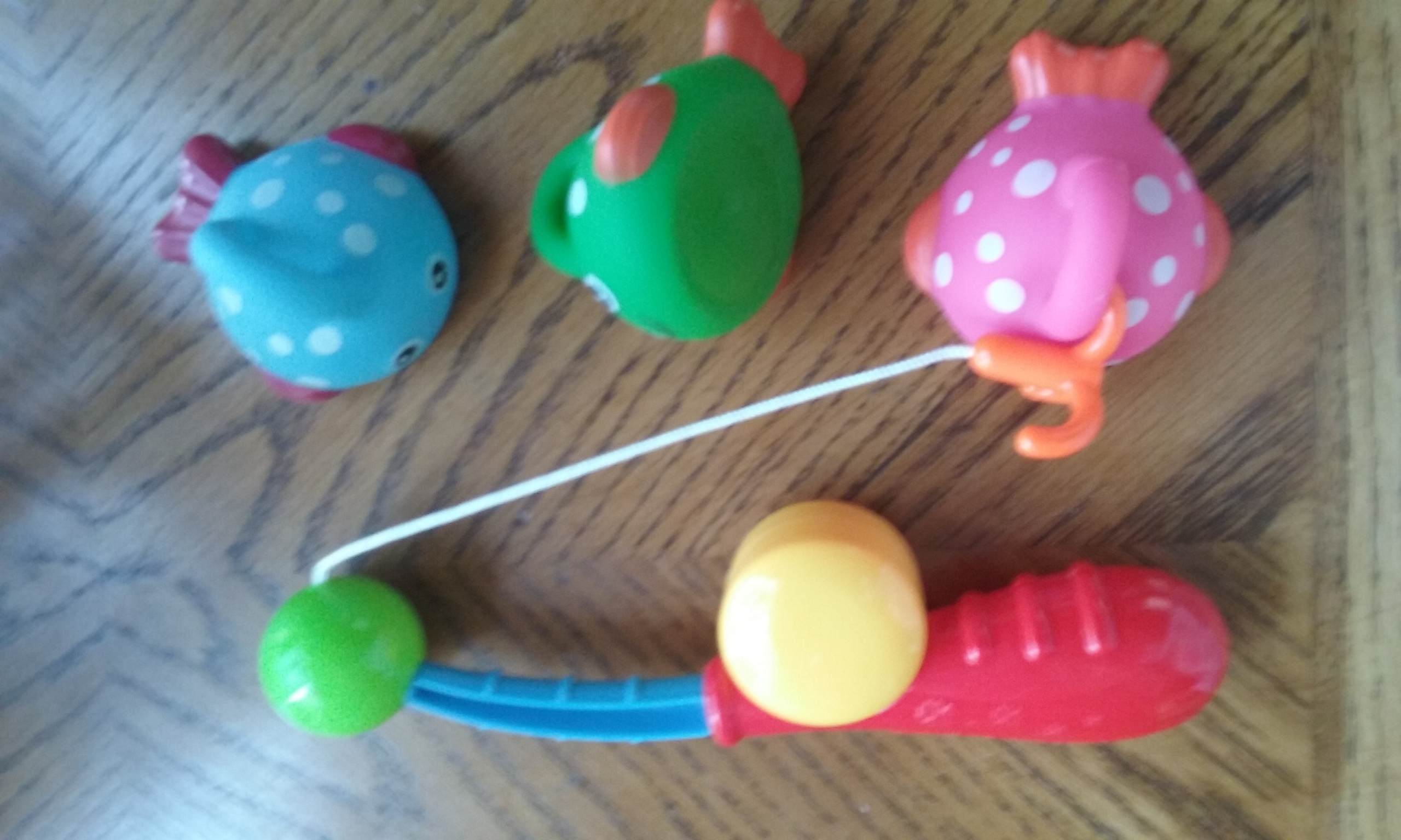 TOY FISHING ROD WITH 3 FISHIES